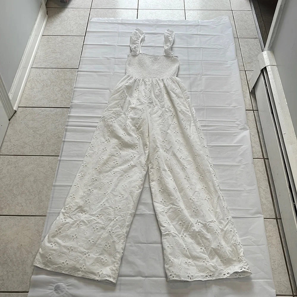 Forever 21 women’s embroidered pant and halter top outfit - Picture 1 of 10